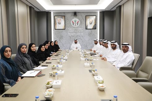 عبدالله الزعابي يجتمع بمدراء إدارات "الموارد البشرية" ويكرم الموظفين المتميزين